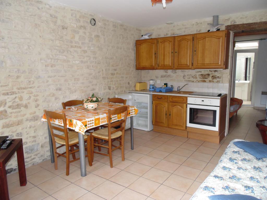 Maison En Pierre Port-en-Bessin-Huppain Quarto foto